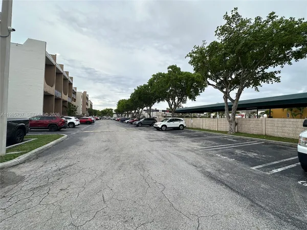 $2,700 | 10900 Southwest 104th Street, Unit 322, Miami, FL 33176