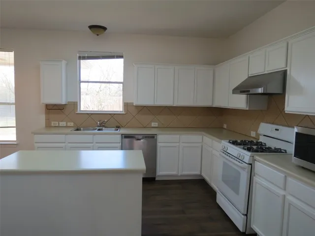 $2,275 | 12604 Linford Drive, Austin, TX 78753