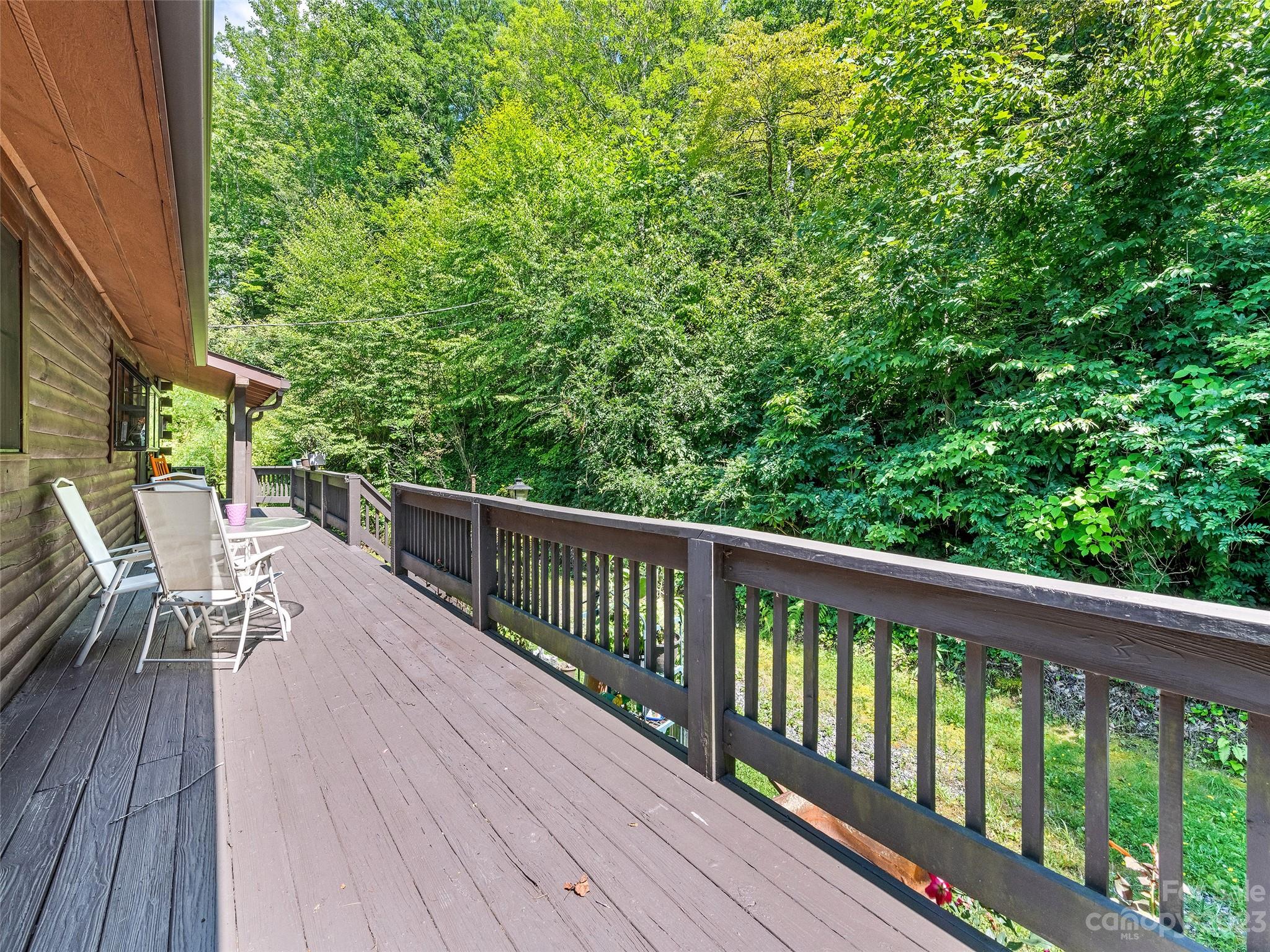 28 Honeybear Lane Clyde, NC 28721 - Photo 35 of 43 a view of balcony with furniture