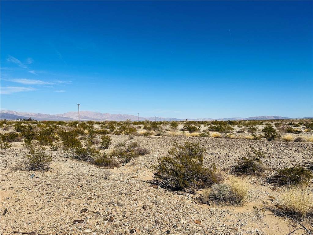 5 Sullivan Road Twentynine Palms, CA 92277 - Photo 6 of 21 a view of an ocean