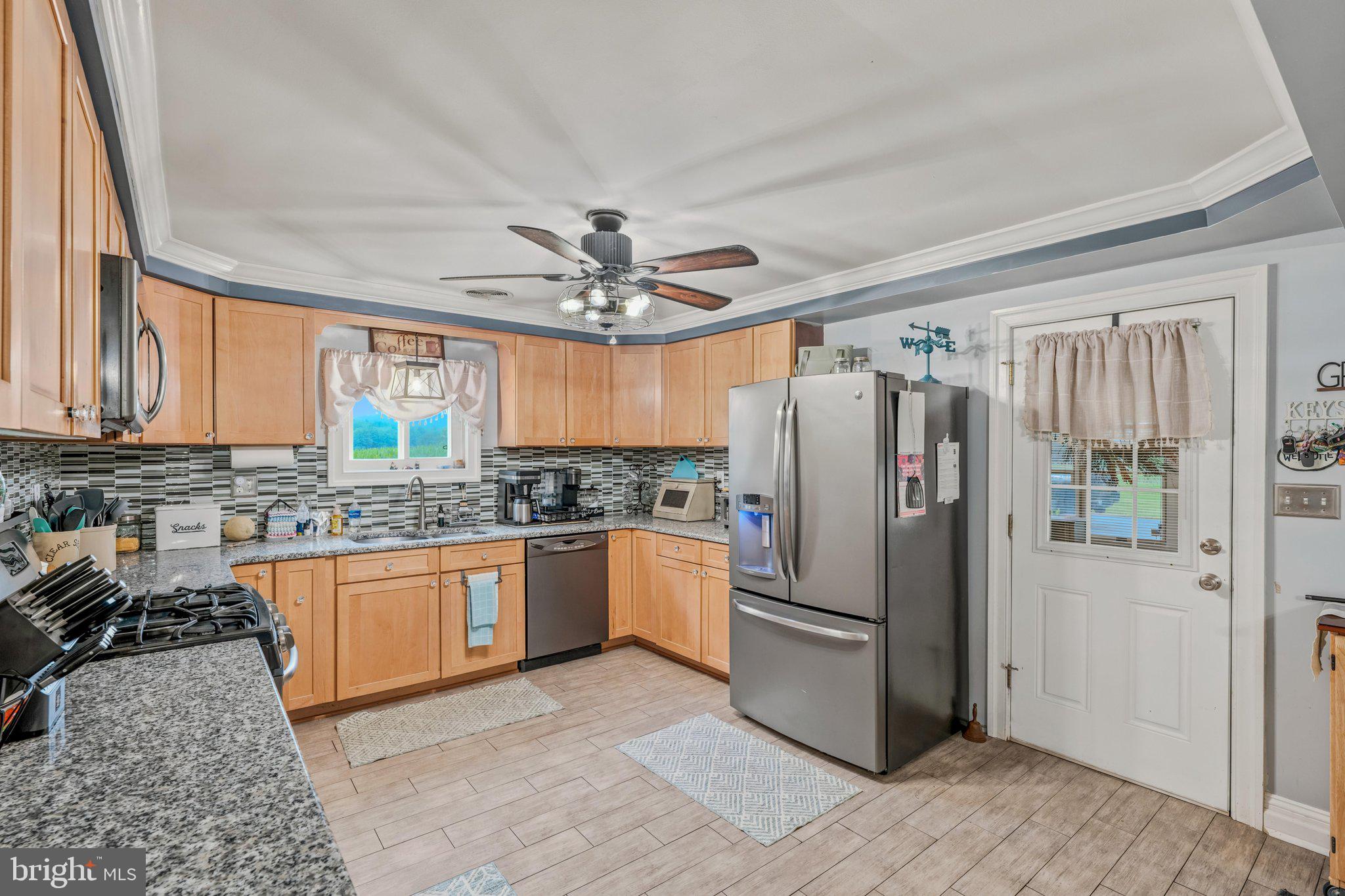 12504 National Pike Clear Spring, MD 21722 - Photo 7 of 68 Kitchen