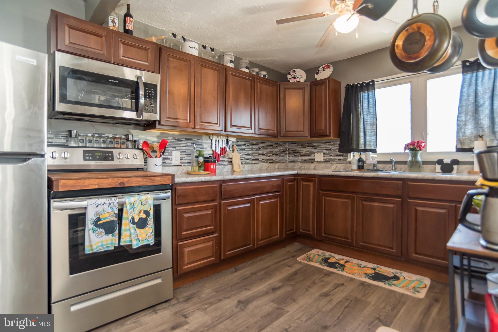 49 Ice Pond Road Levittown, PA 19057 - Photo 2 of 24