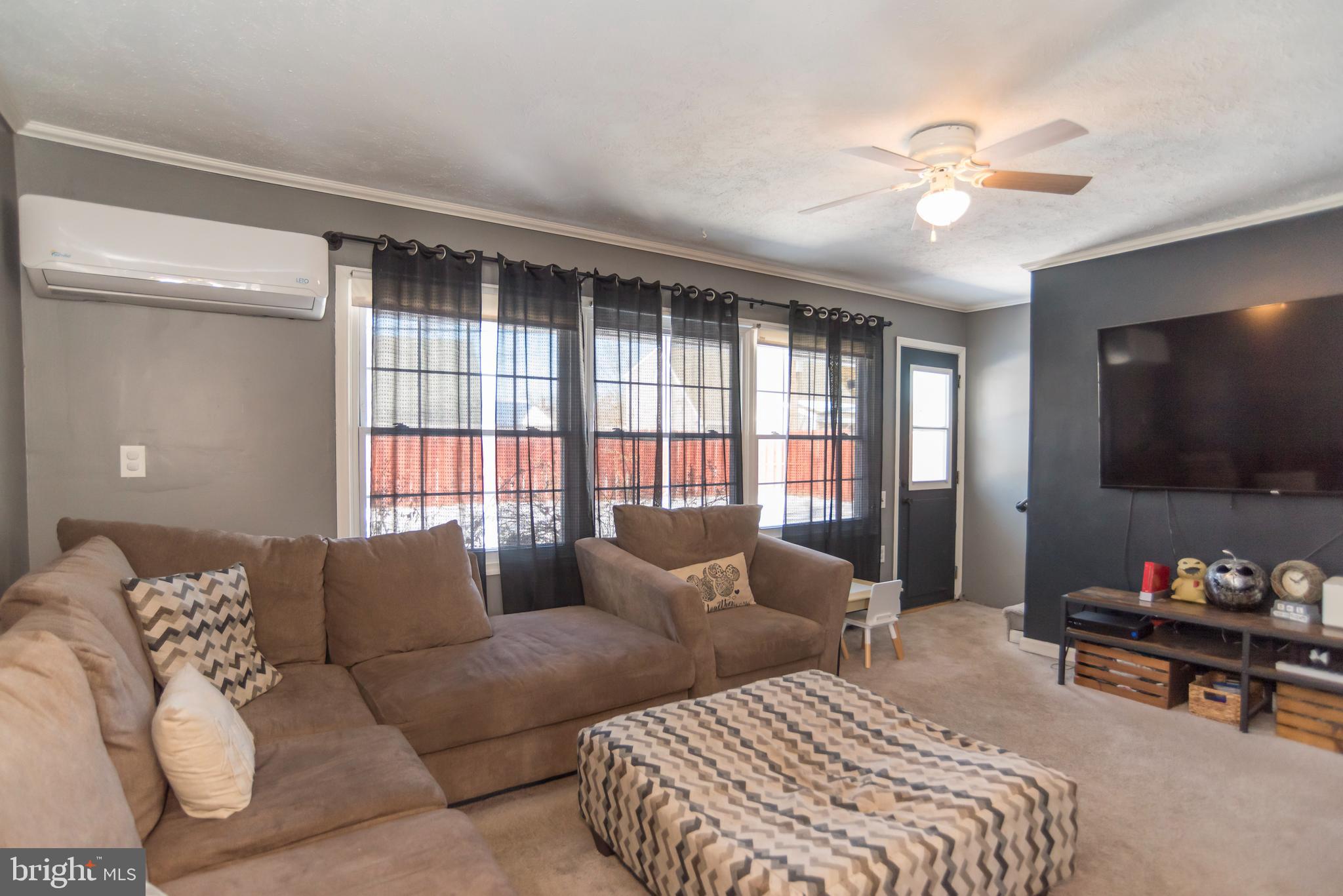 49 Ice Pond Road Levittown, PA 19057 - Photo 8 of 24 Living Room