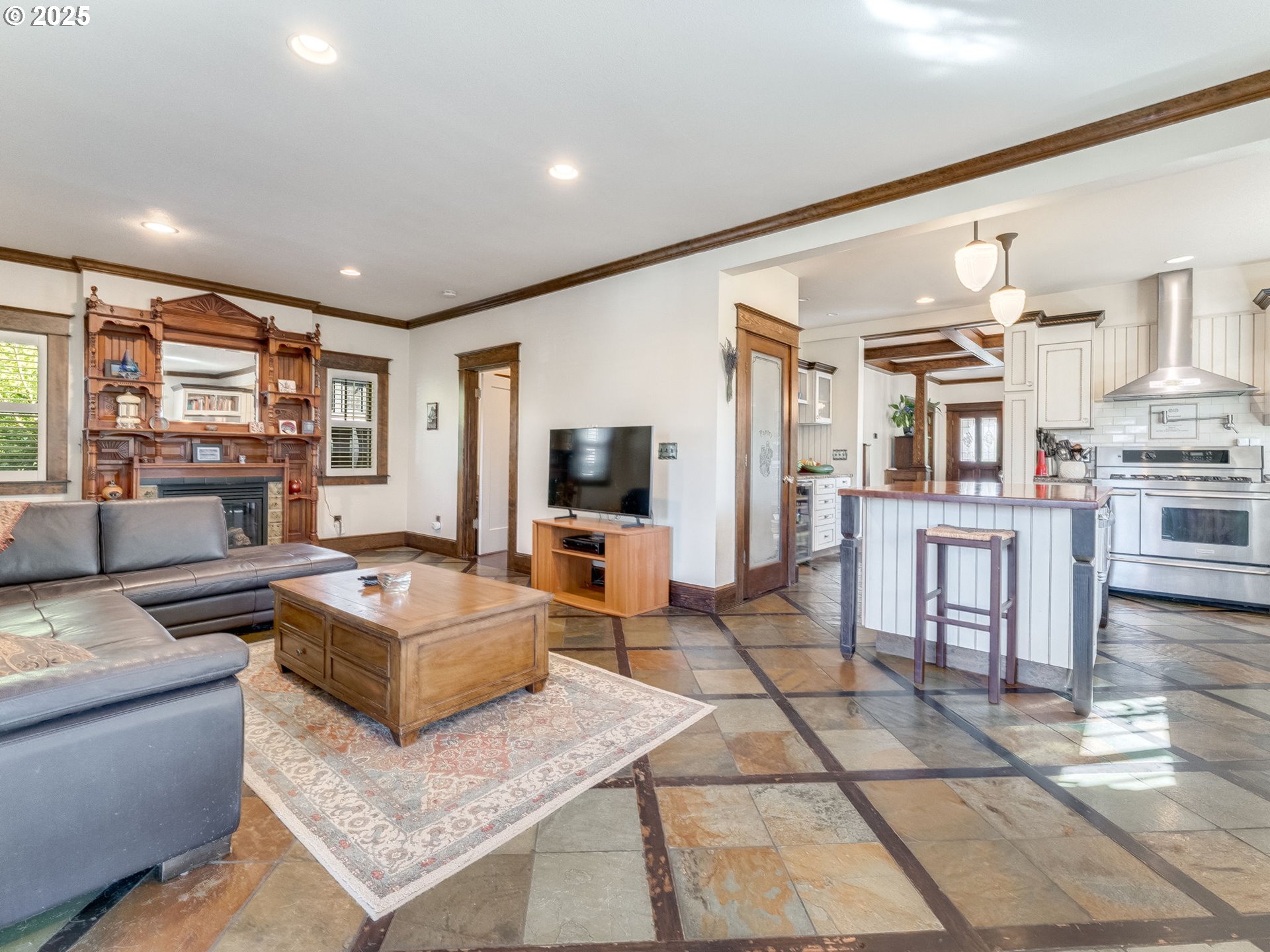 2400 H Street Vancouver, WA 98663 - Photo 21 of 48 a living room with furniture and a flat screen tv