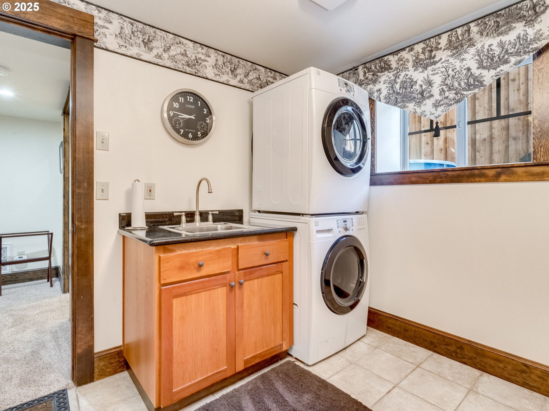 2400 H Street Vancouver, WA 98663 - Photo 42 of 48 a utility room with dryer and washer