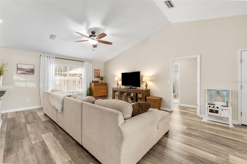 8406 Southwest 69th Place Gainesville, FL 32608 - Photo 10 of 42