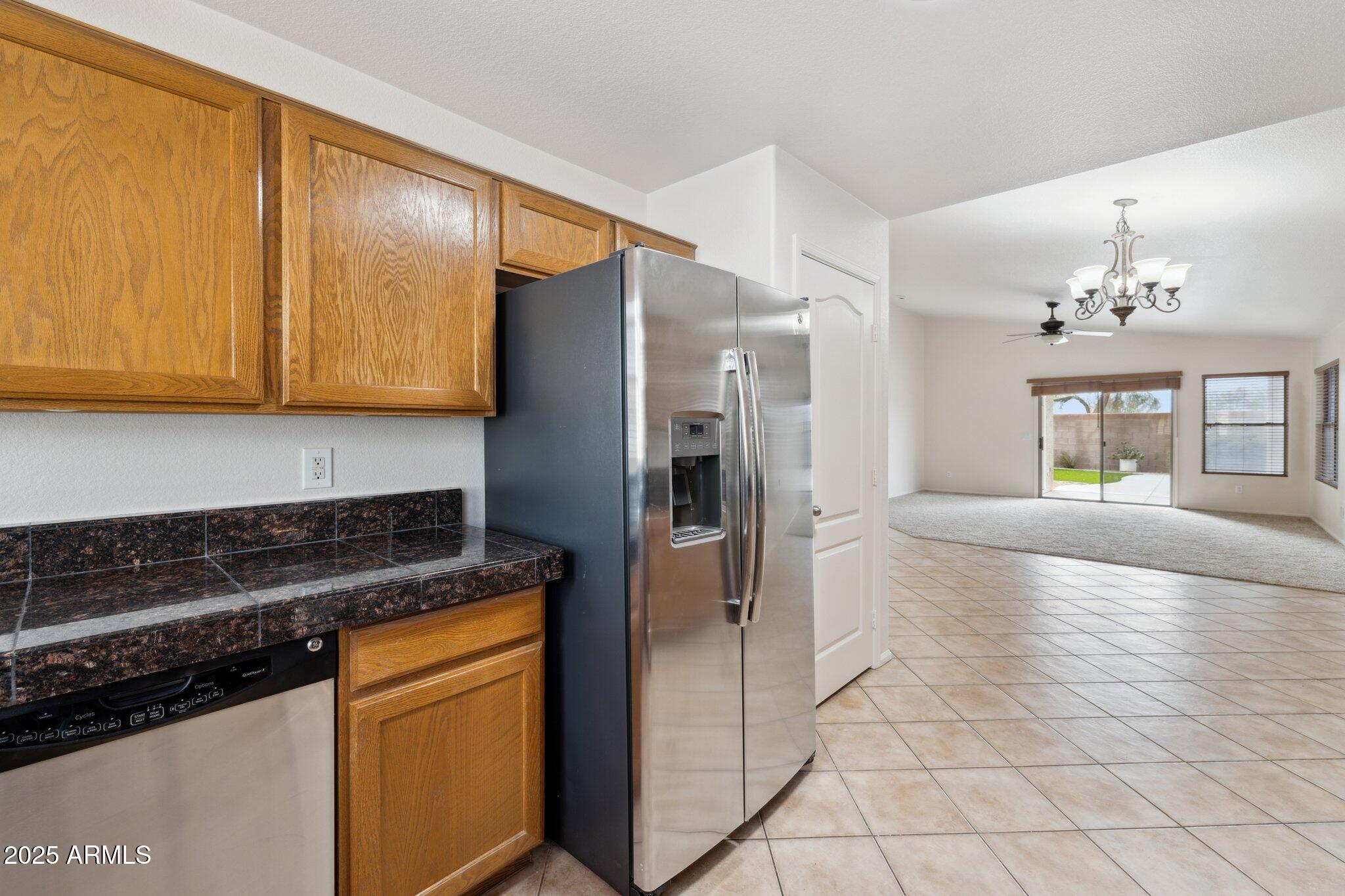 20902 North 36th Place Phoenix, AZ 85050 - Photo 13 of 29 12-web-or-mls-20902-n-36th-pl