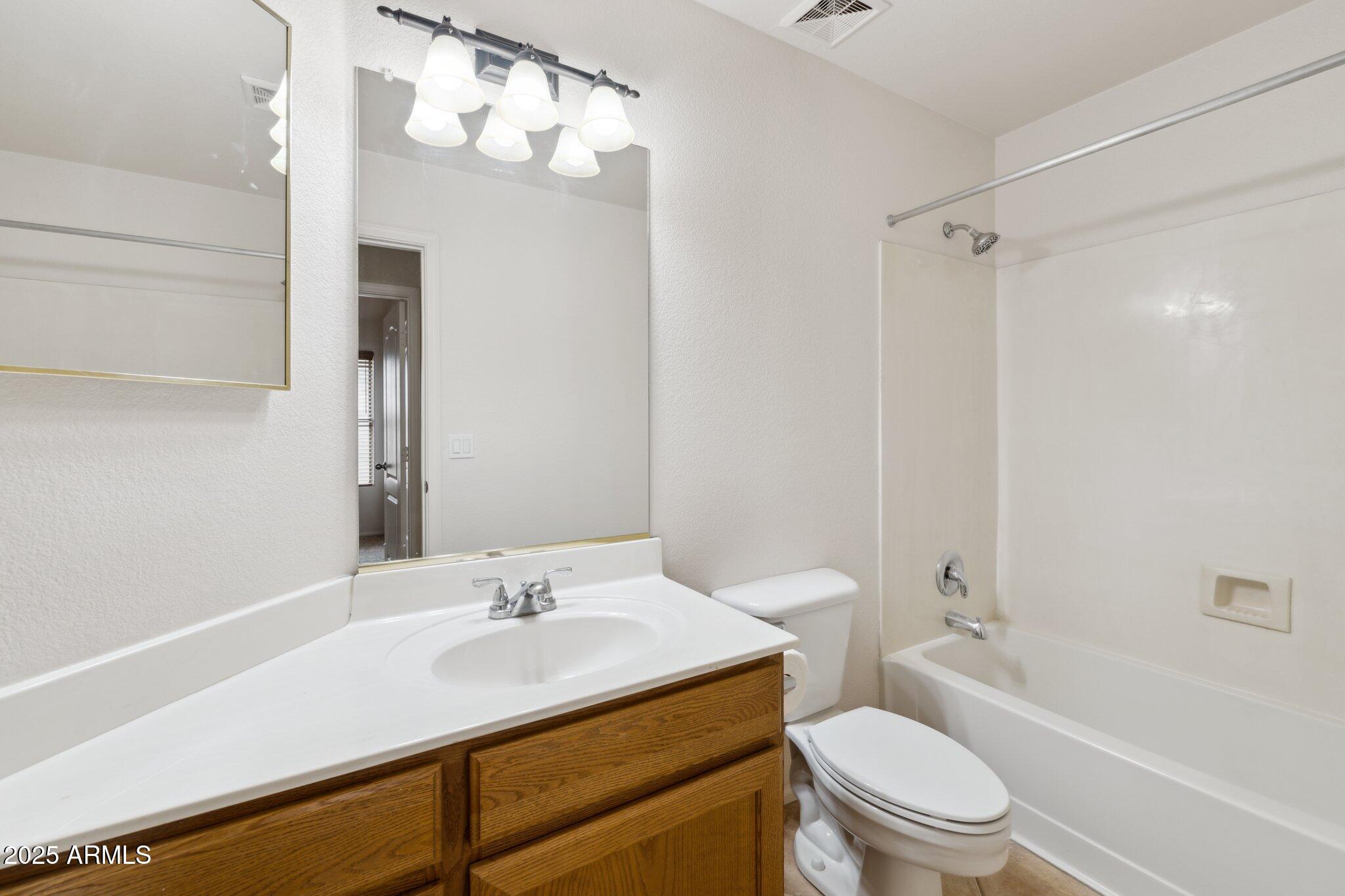 20902 North 36th Place Phoenix, AZ 85050 - Photo 20 of 29 19-web-or-mls-20902-n-36th-pl