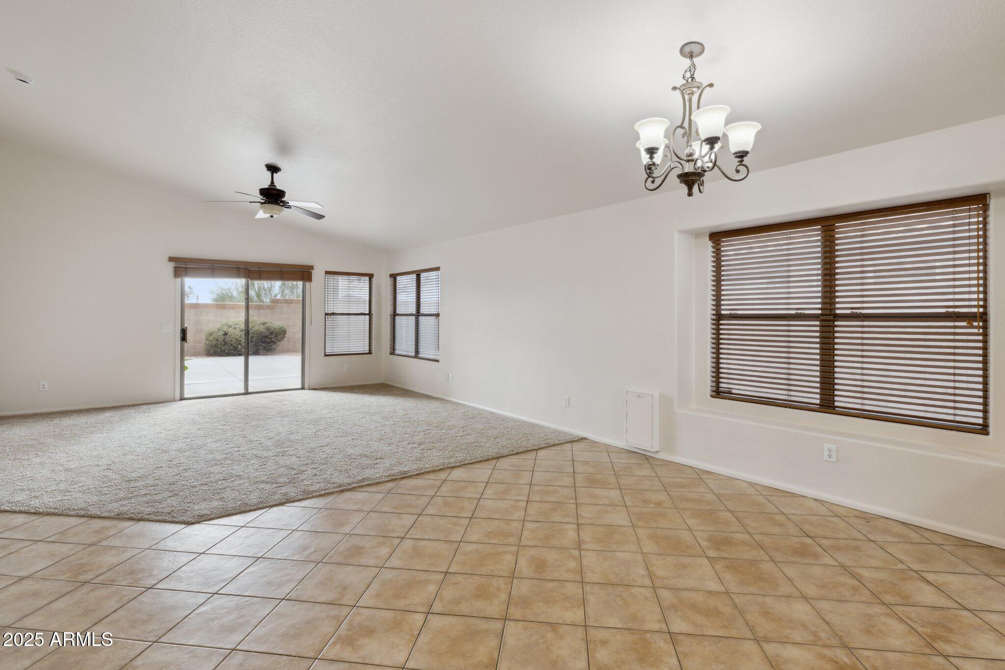 20902 North 36th Place Phoenix, AZ 85050 - Photo 5 of 29 4-web-or-mls-20902-n-36th-pl