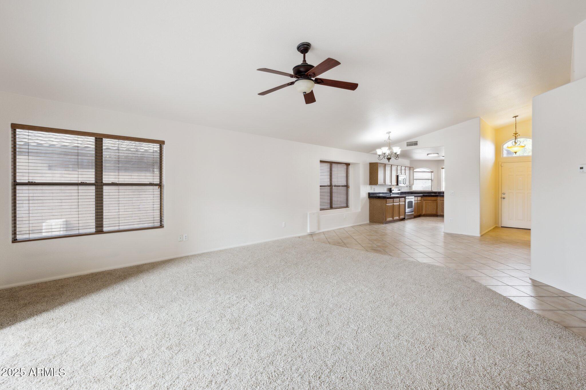 20902 North 36th Place Phoenix, AZ 85050 - Photo 7 of 29 6-web-or-mls-20902-n-36th-pl