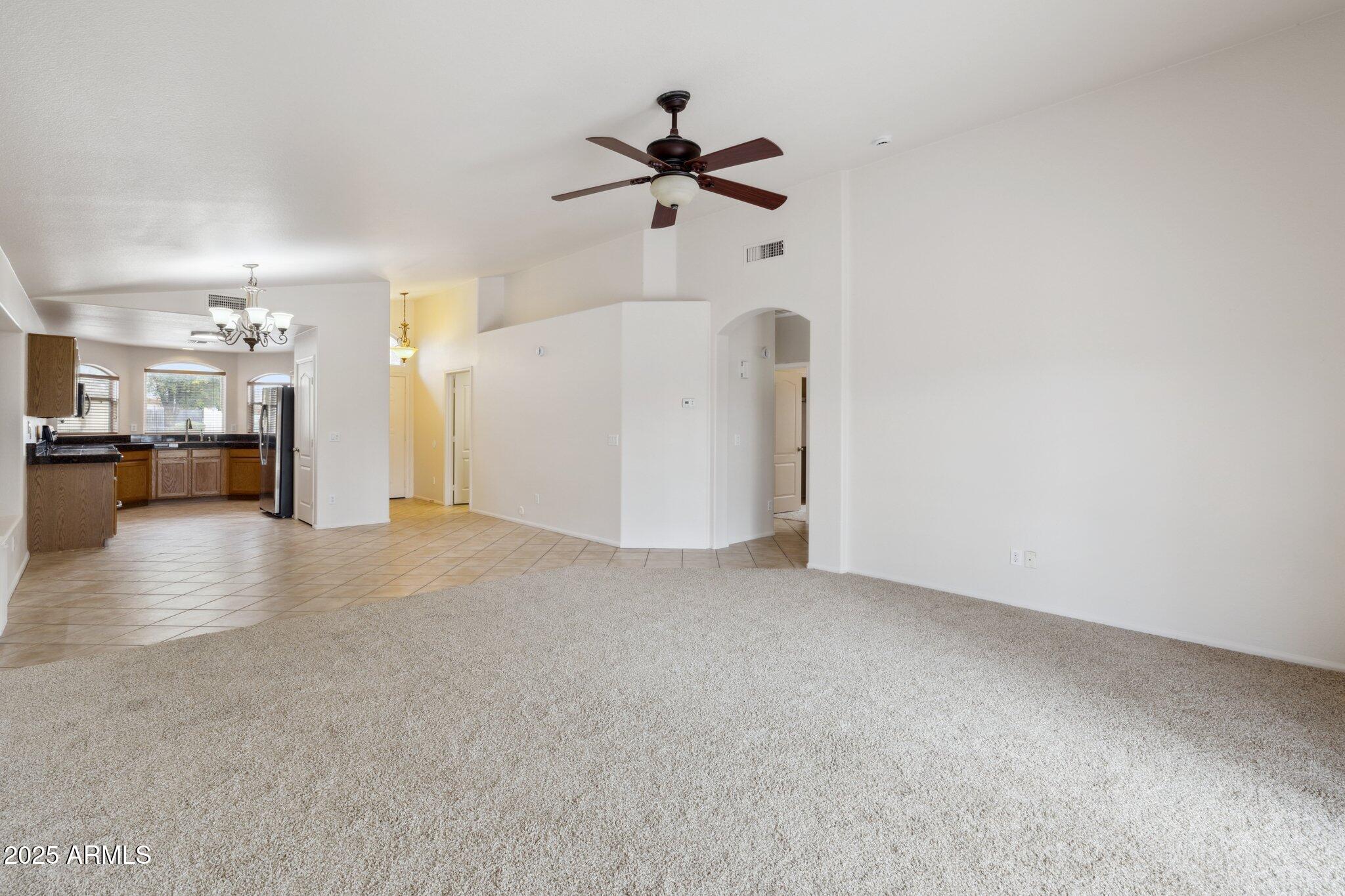 20902 North 36th Place Phoenix, AZ 85050 - Photo 8 of 29 7-web-or-mls-20902-n-36th-pl