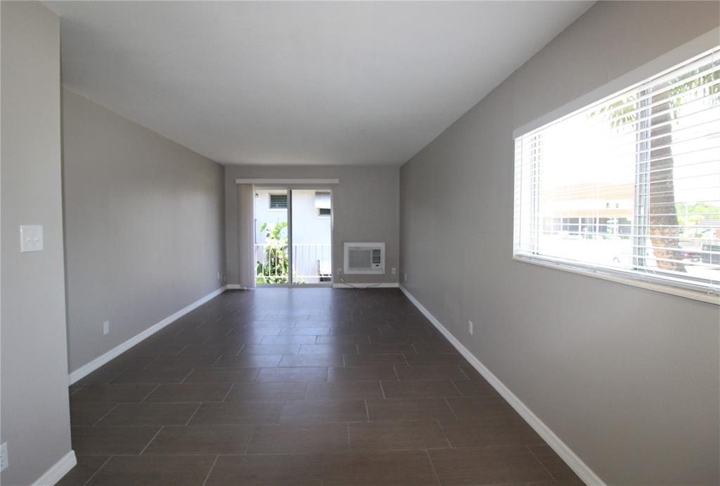 3001 Bee Ridge Road, Unit 224 Sarasota, FL 34239 - Photo 5 of 19