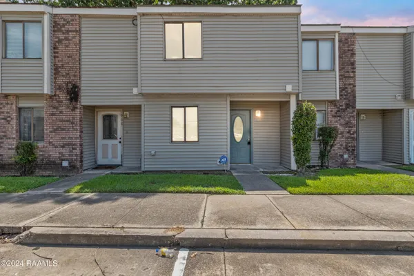 $950 | 2826 Louisiana Avenue, Unit 907, Lafayette, LA 70501