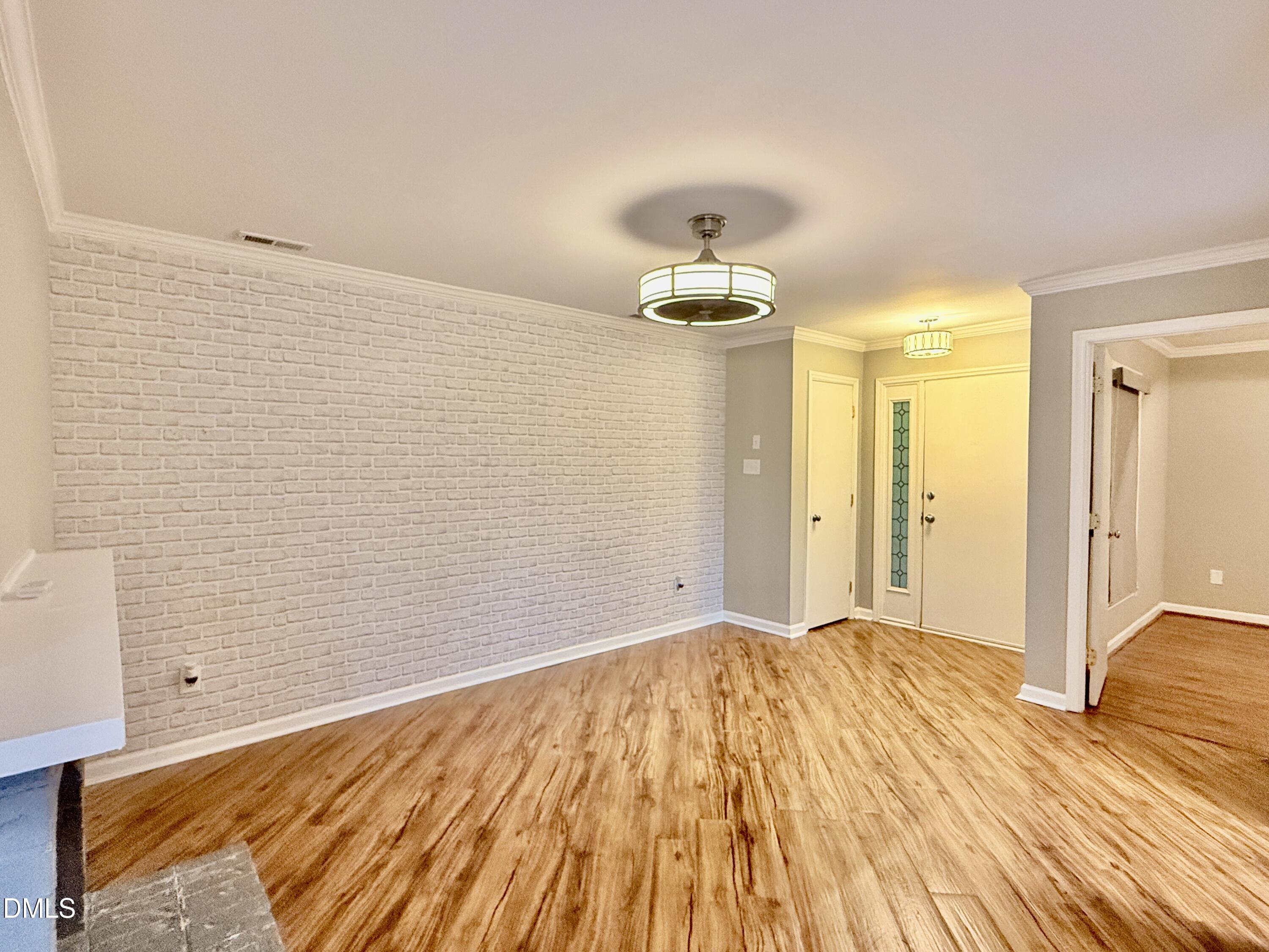 3619 Mill Run Raleigh, NC 27612 - Photo 5 of 23