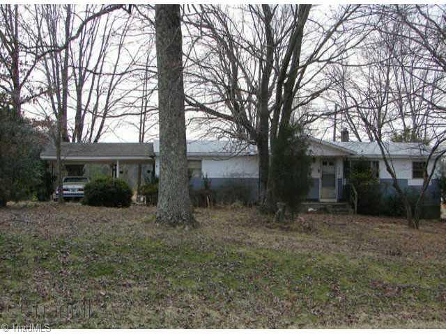 397 Foxwood Road Madison, NC 27025 - Photo 1 of 4 Exterior Front.