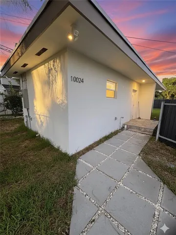 a view of outdoor space