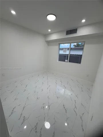 an empty room with a empty space