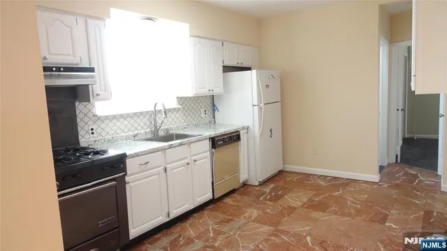 $2,200 | 541 Westminster Place, Unit 2, Lodi, NJ 07644
