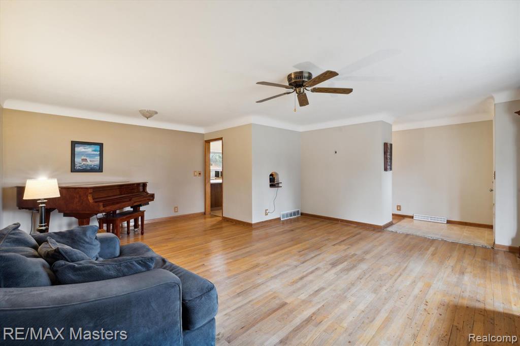 2765 Reinhardt Road Monroe, MI 48162 - Photo 6 of 28