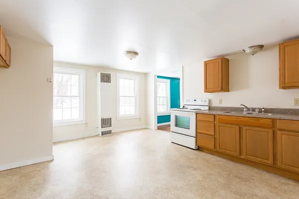 $249,900 | 132 East Main Street, West Brookfield, MA 01585