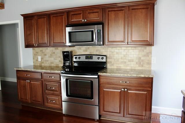 737 Round Knob Ridge Road West Jefferson, NC 28694 - Photo 4 of 23 Gallery Image 4