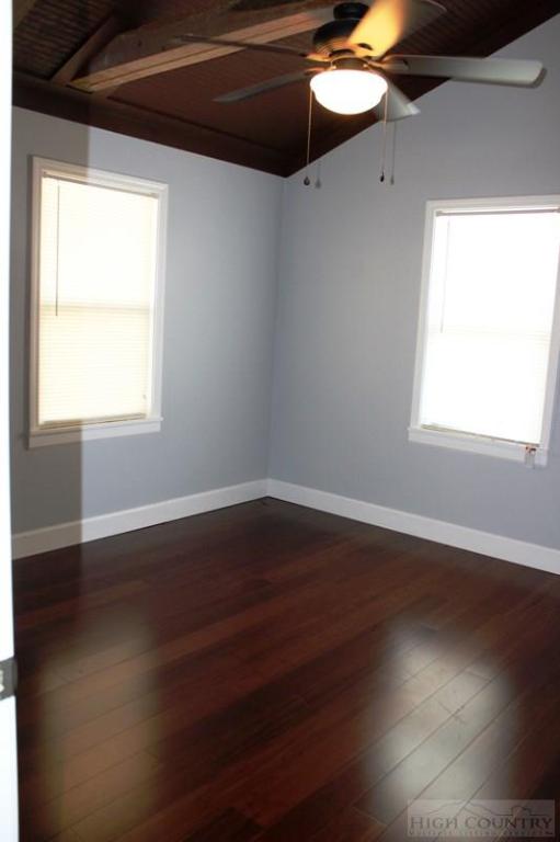 737 Round Knob Ridge Road West Jefferson, NC 28694 - Photo 7 of 23 Gallery Image 7