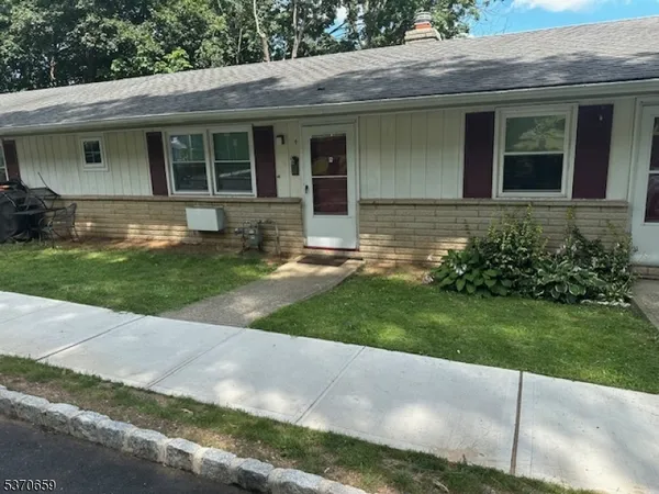 $1,600 | 4 Elizabeth Street, Unit 4, Dover, NJ 07801