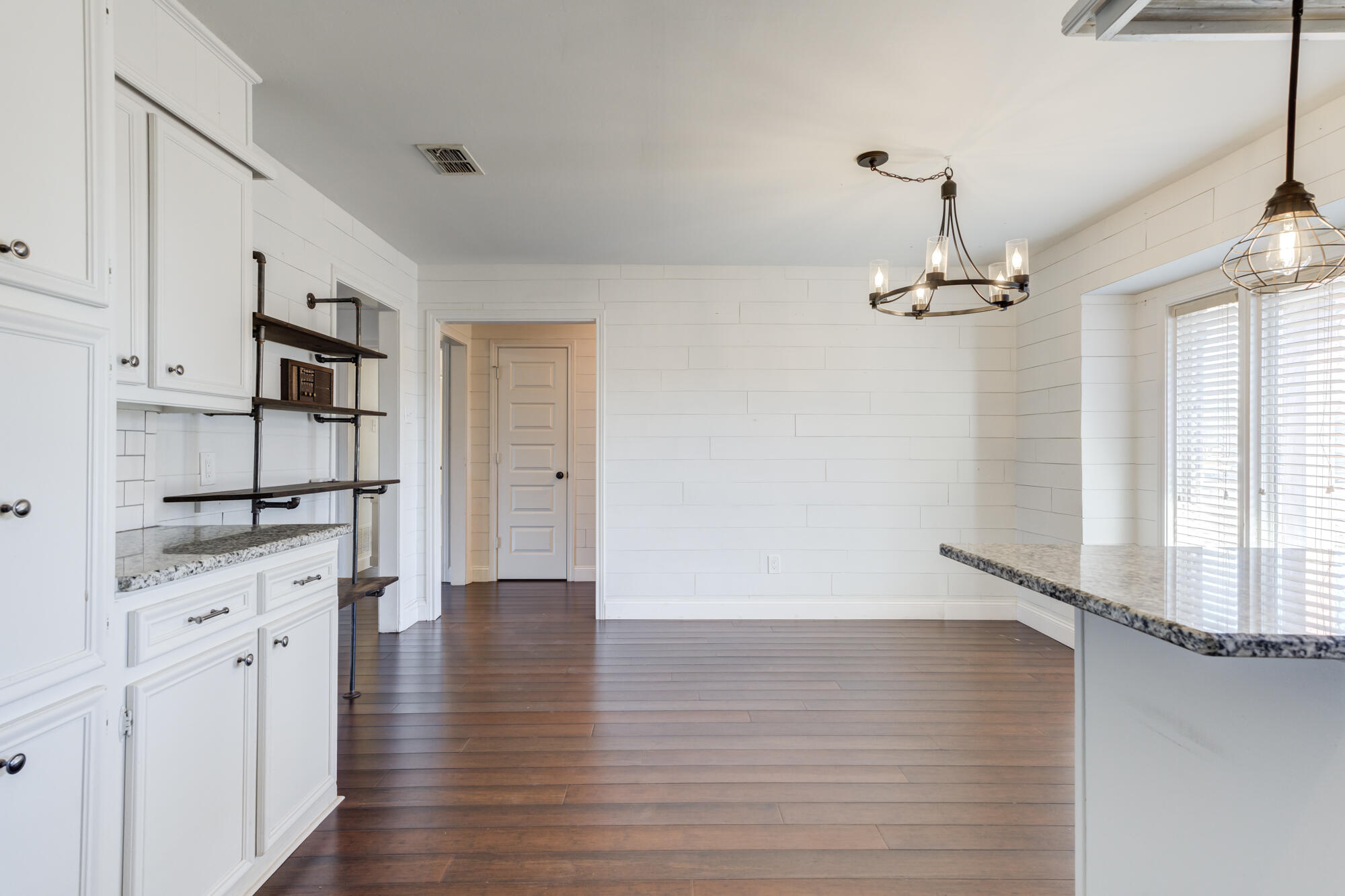 5604 70th Street Lubbock, TX 79424 - Photo 28 of 49 Dining/Kitchen