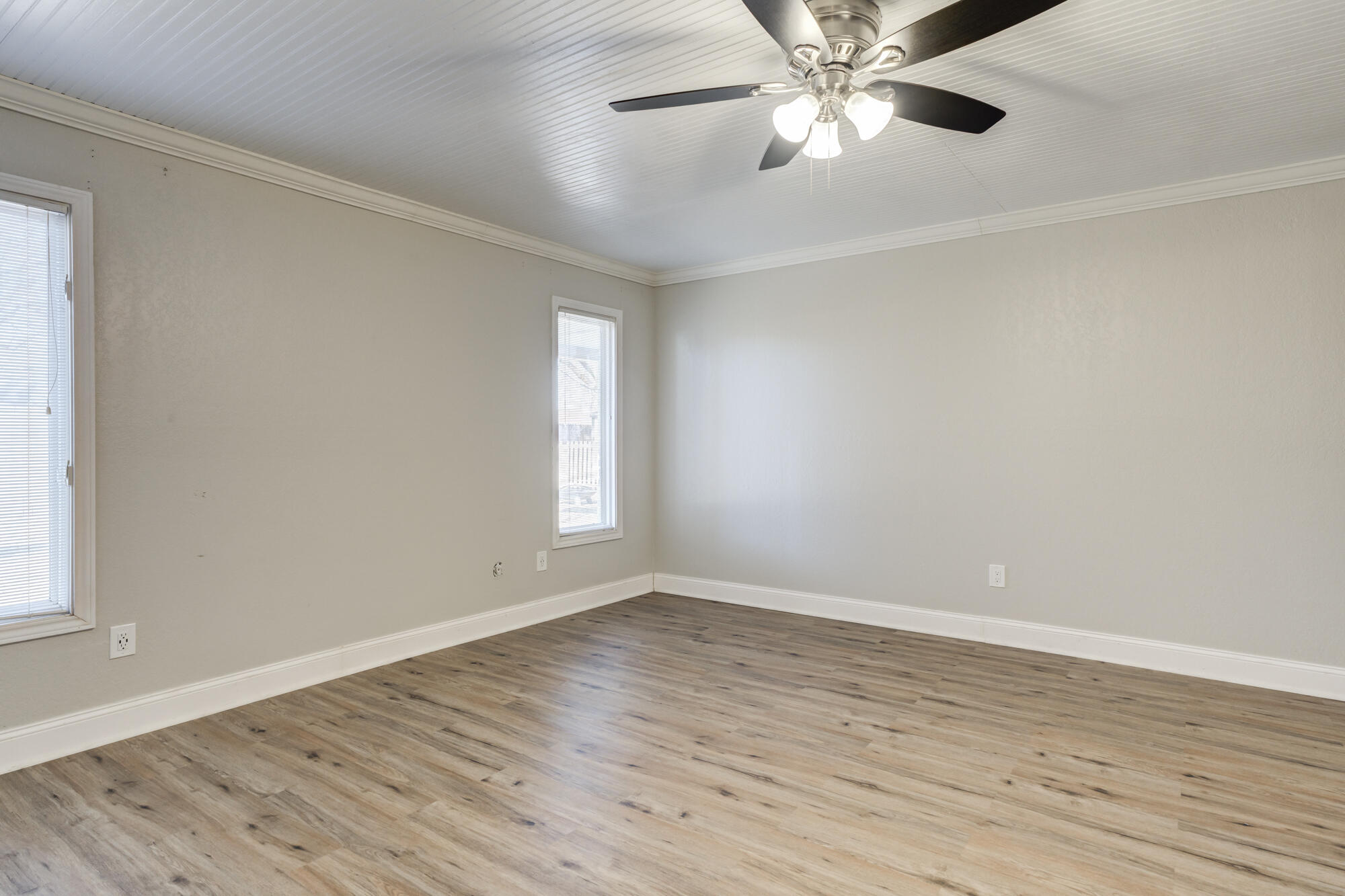 5604 70th Street Lubbock, TX 79424 - Photo 35 of 49 Primary Bedroom