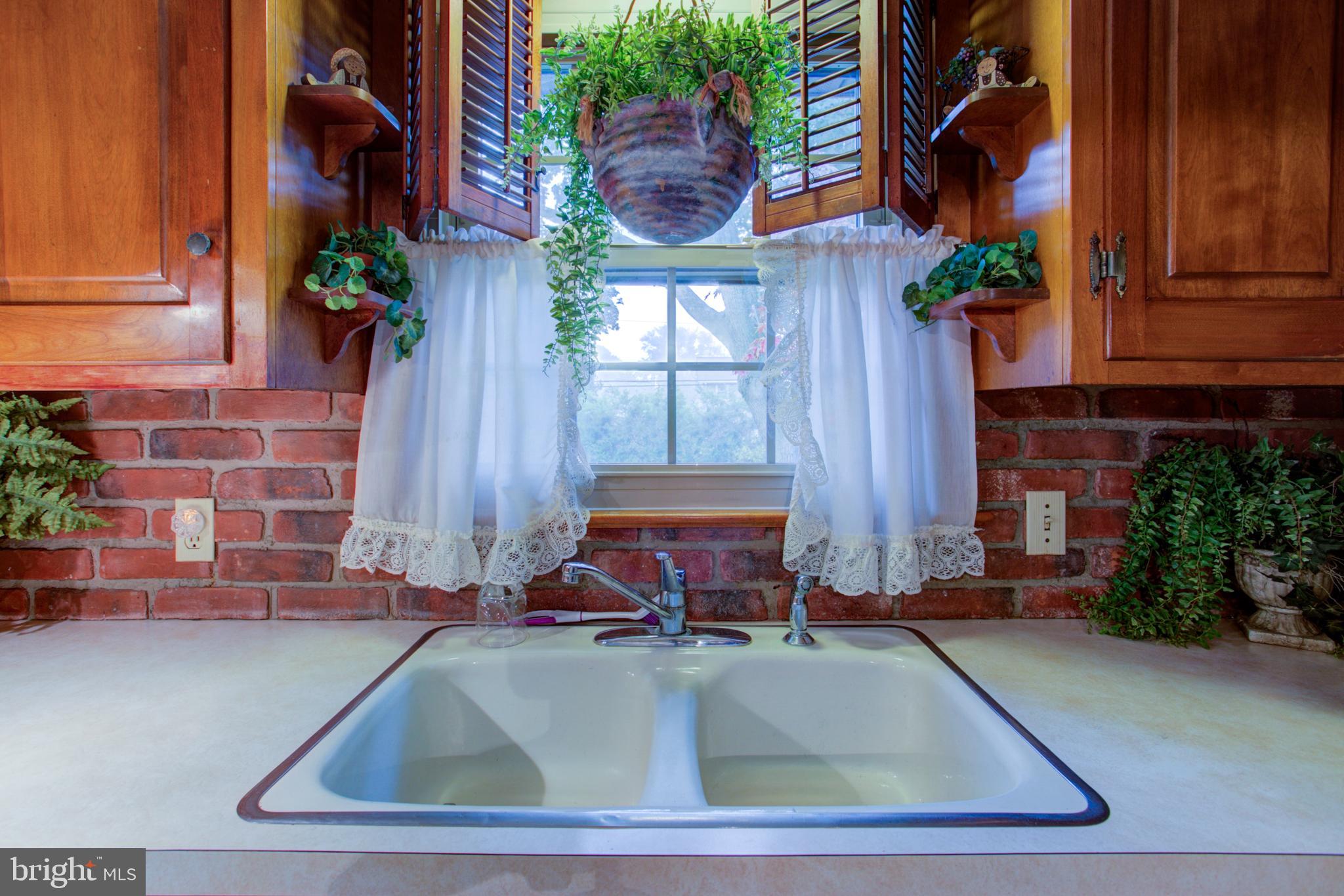 54 Logging Road Leola, PA 17540 - Photo 6 of 23 Kitchen