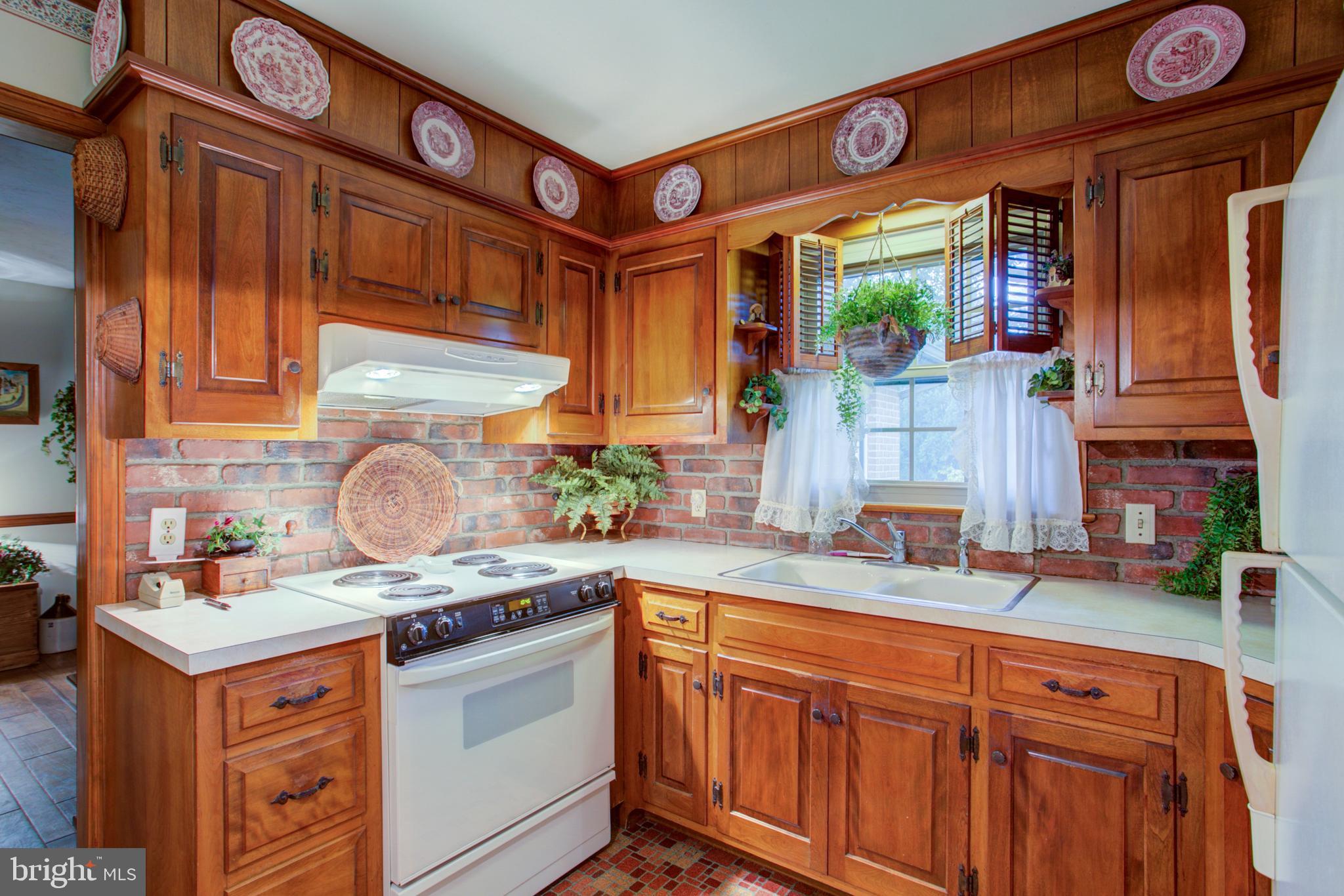 54 Logging Road Leola, PA 17540 - Photo 7 of 23 Kitchen