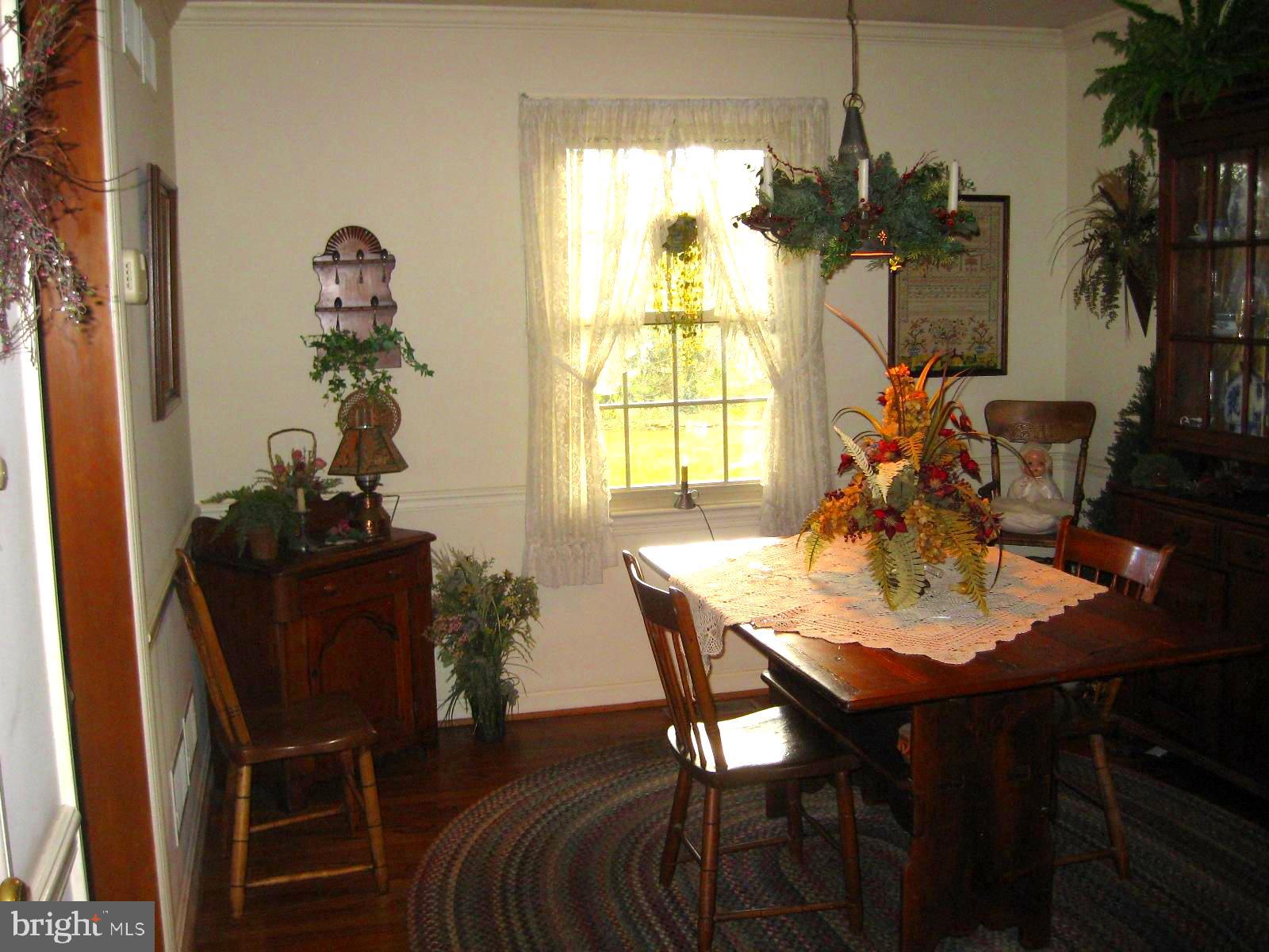 54 Logging Road Leola, PA 17540 - Photo 10 of 23 Dining Room