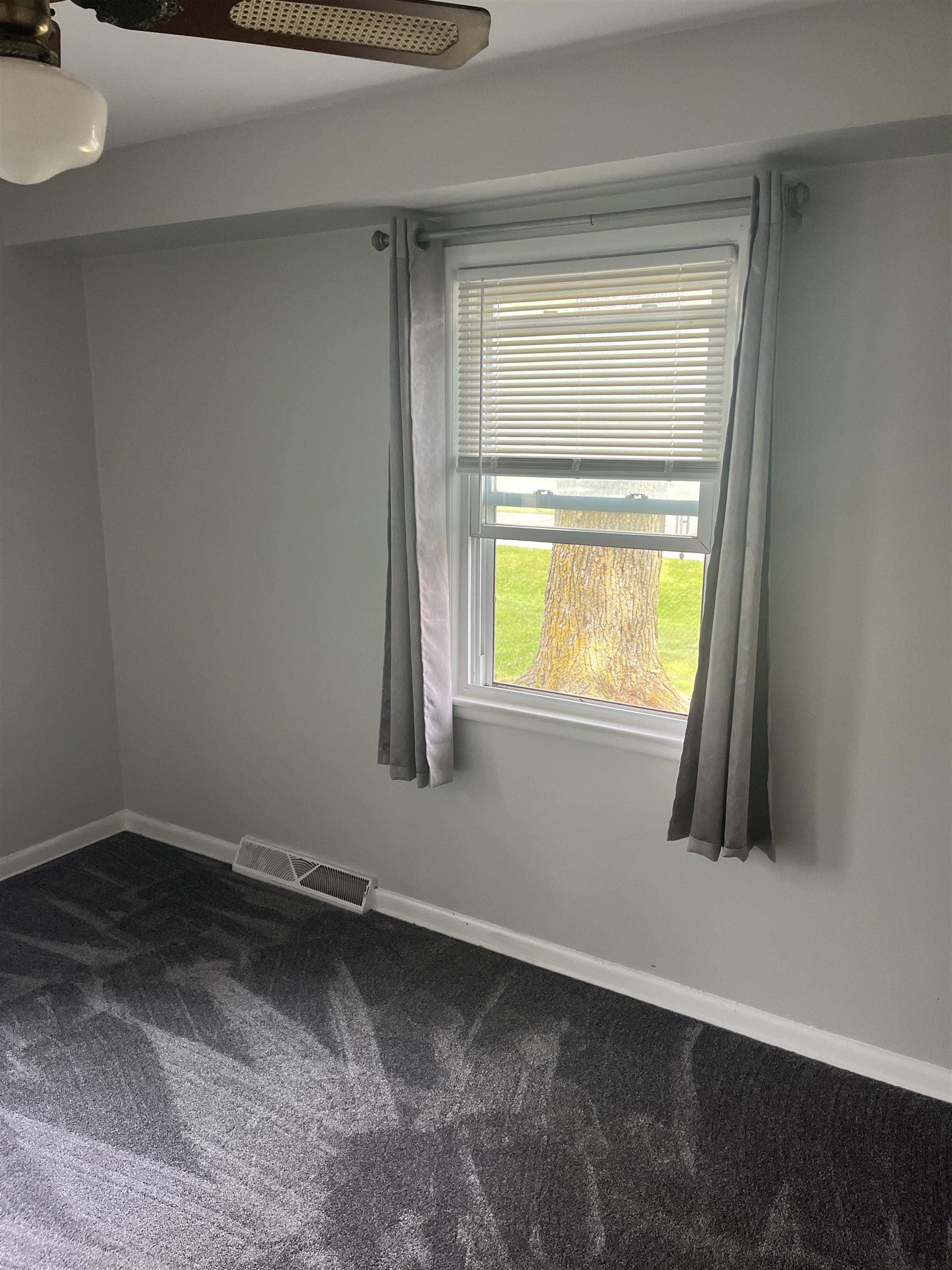 4226 Risedorph Street Burton, MI 48509 - Photo 2 of 20 50153858-c0f5df6d-c293-406f-926a-c5d461195f36.JPG