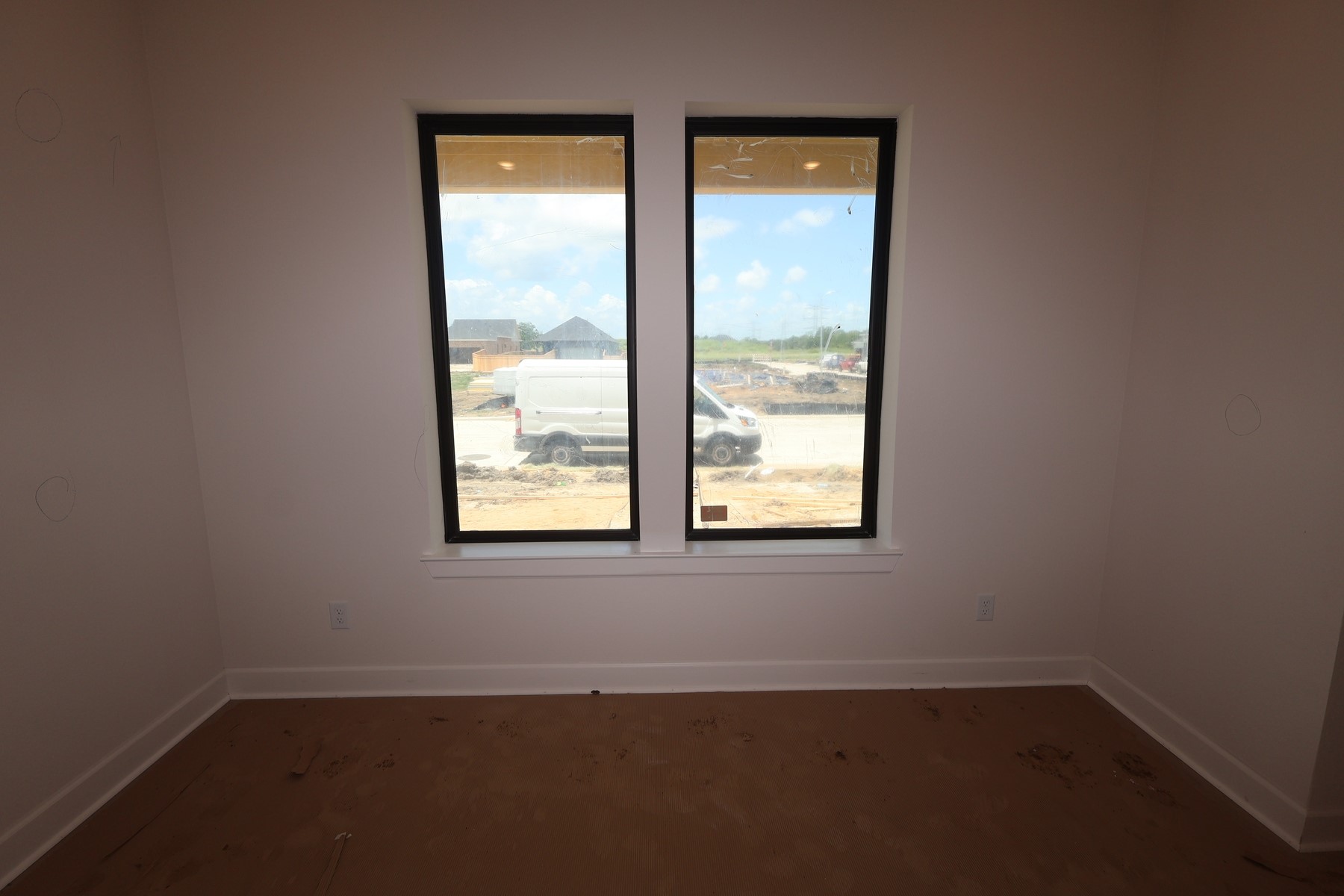 2714 Cottage Place Rosharon, TX 77583 - Photo 10 of 20 an empty room with a window