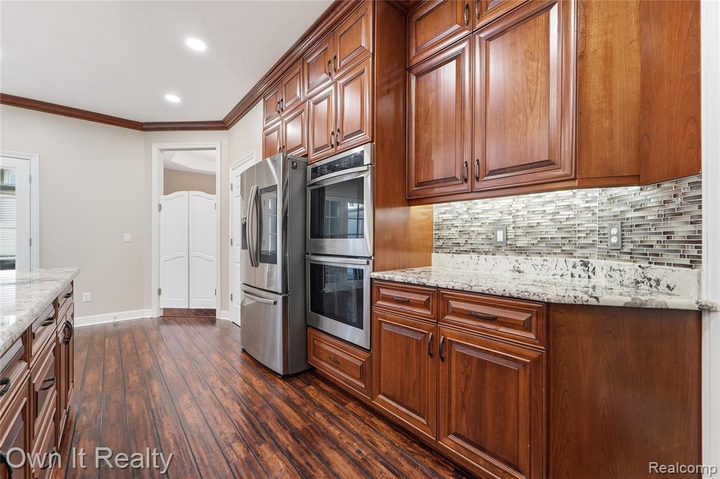 48280 Gladstone Road Canton, MI 48188 - Photo 21 of 59 Gallery Image 21