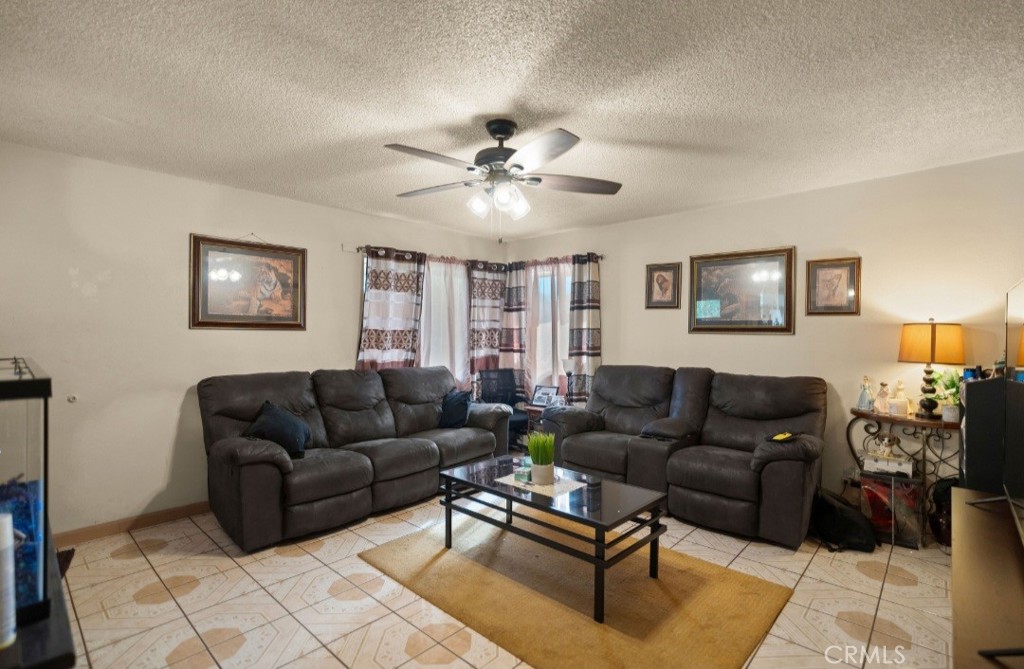 232 Rodriguez Avenue Shafter, CA 93263 - Photo 4 of 18