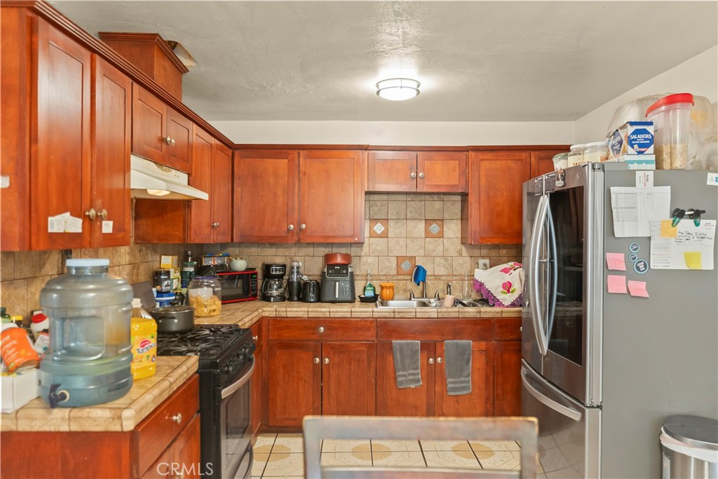 232 Rodriguez Avenue Shafter, CA 93263 - Photo 8 of 18