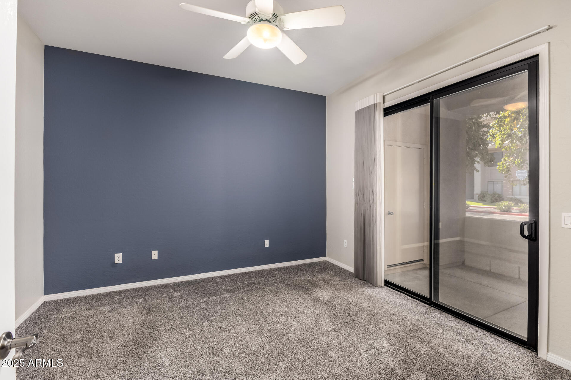 2989 North 44th Street, Unit 1003 Phoenix, AZ 85018 - Photo 18 of 41 Primary Bedroom