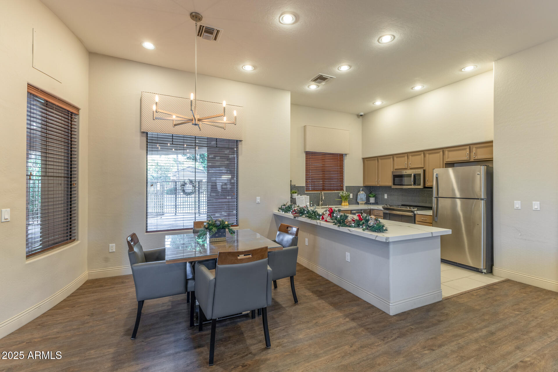 2989 North 44th Street, Unit 1003 Phoenix, AZ 85018 - Photo 32 of 41 Well Equipped Kitchen