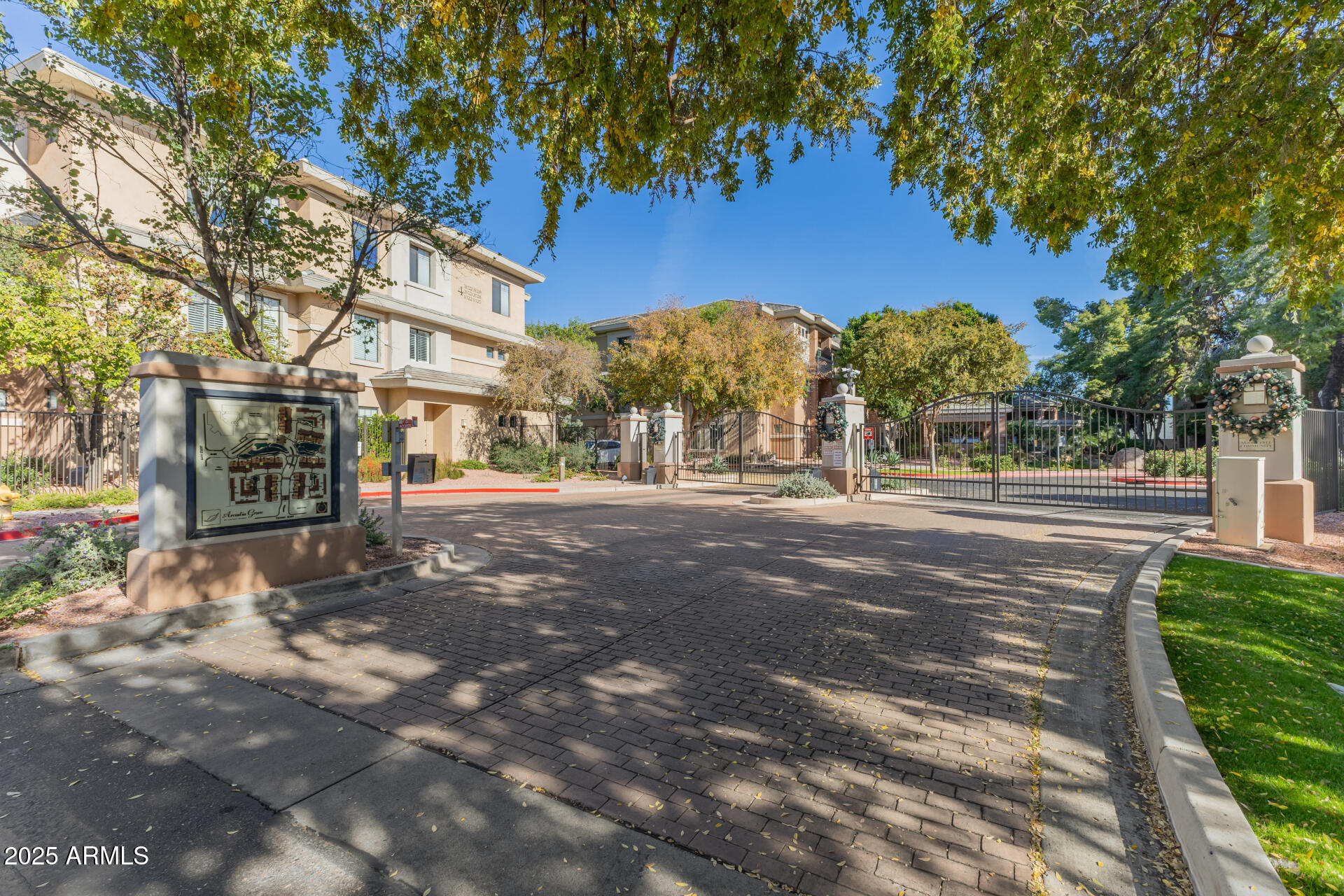 2989 North 44th Street, Unit 1003 Phoenix, AZ 85018 - Photo 7 of 41 44th St, Main Entrance
