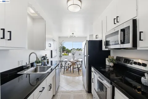 $525,000 | 243 Castro Street, San Leandro, CA 94577