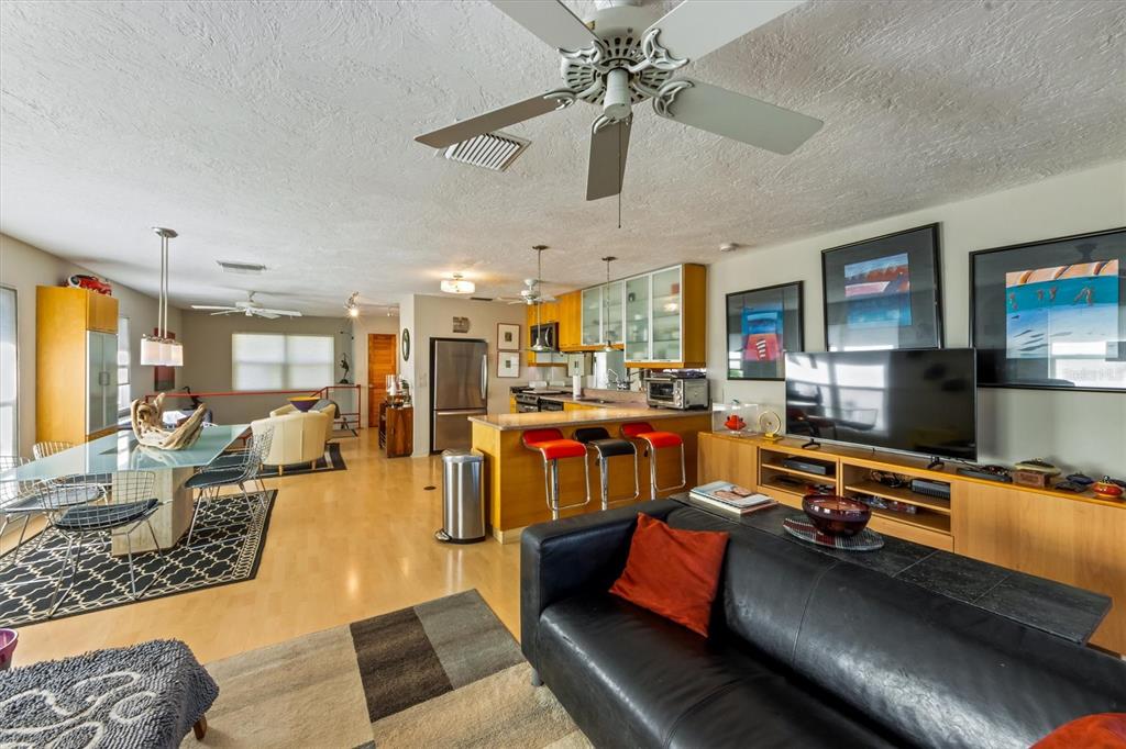 725 Holly Road Anna Maria, FL 34216 - Photo 4 of 24 Gallery Image 4