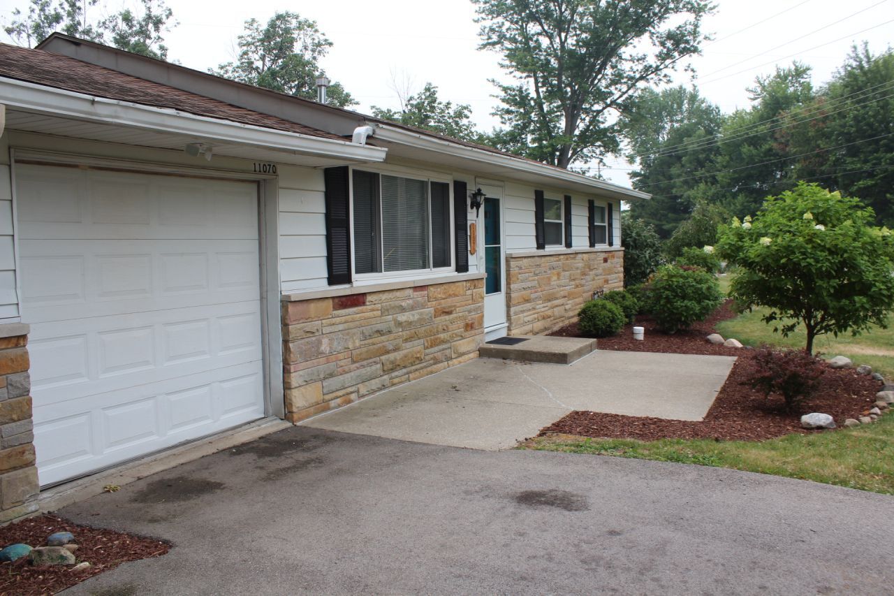 11070 Ruckle Street Carmel, IN 46280 - Photo 3 of 16 Gallery Image 3