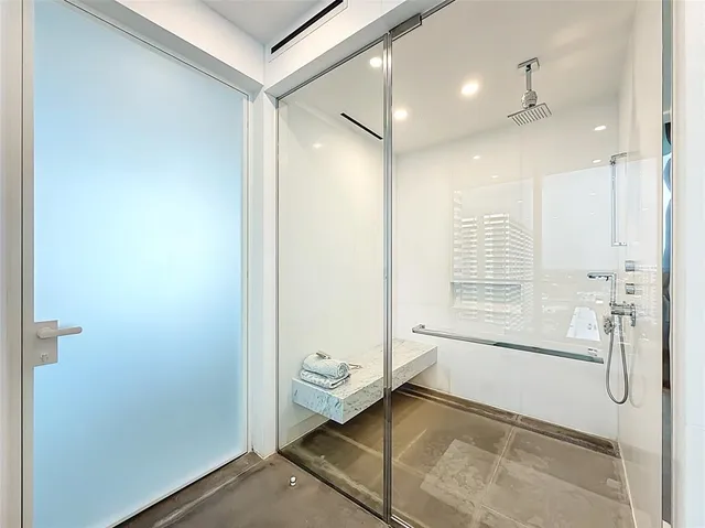 $2,975,000 | 2000 South Ocean Drive, Unit 12A, Hallandale Beach, FL 33009