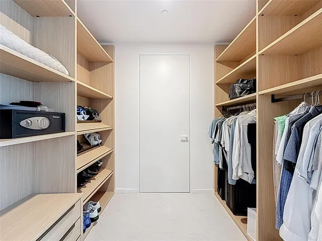 $2,975,000 | 2000 South Ocean Drive, Unit 12A, Hallandale Beach, FL 33009