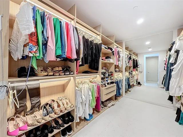 $2,975,000 | 2000 South Ocean Drive, Unit 12A, Hallandale Beach, FL 33009