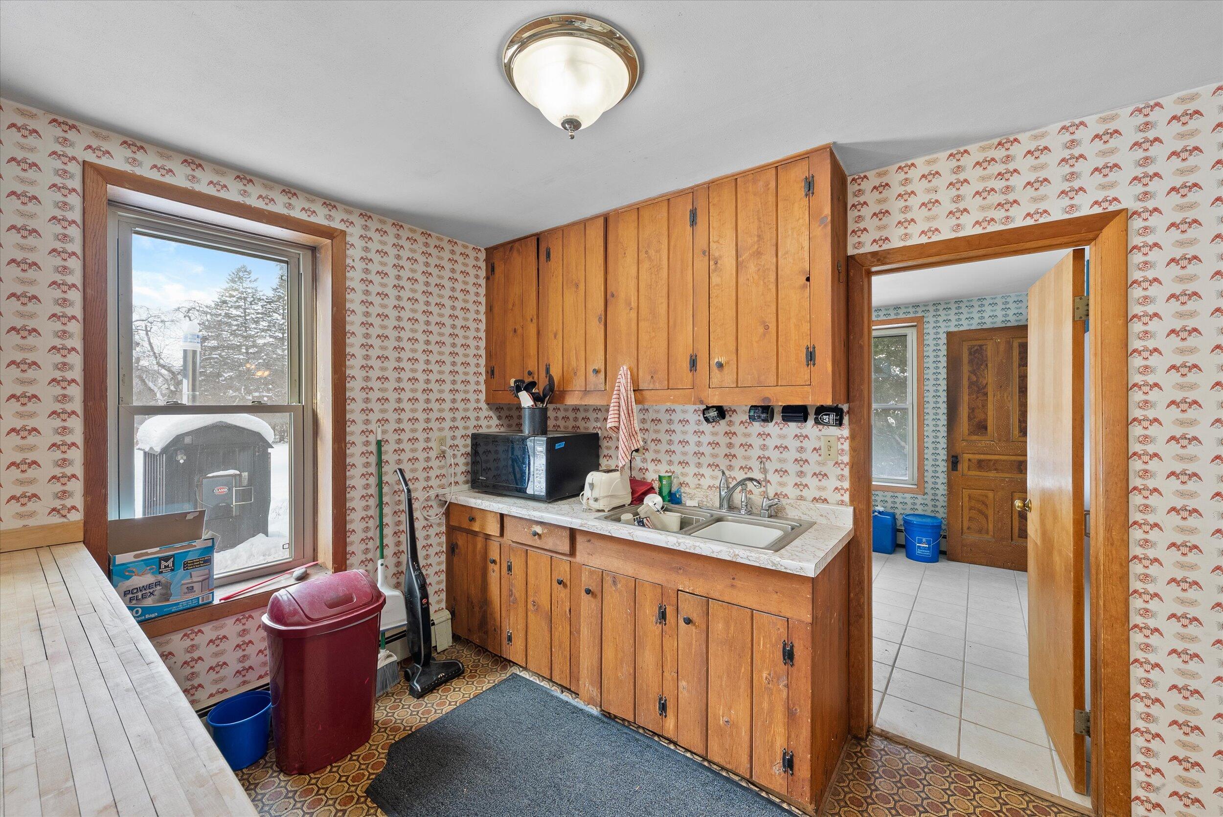 3661 Blue Goose Road West Bend, WI 53095 - Photo 6 of 66 06-Kitchen