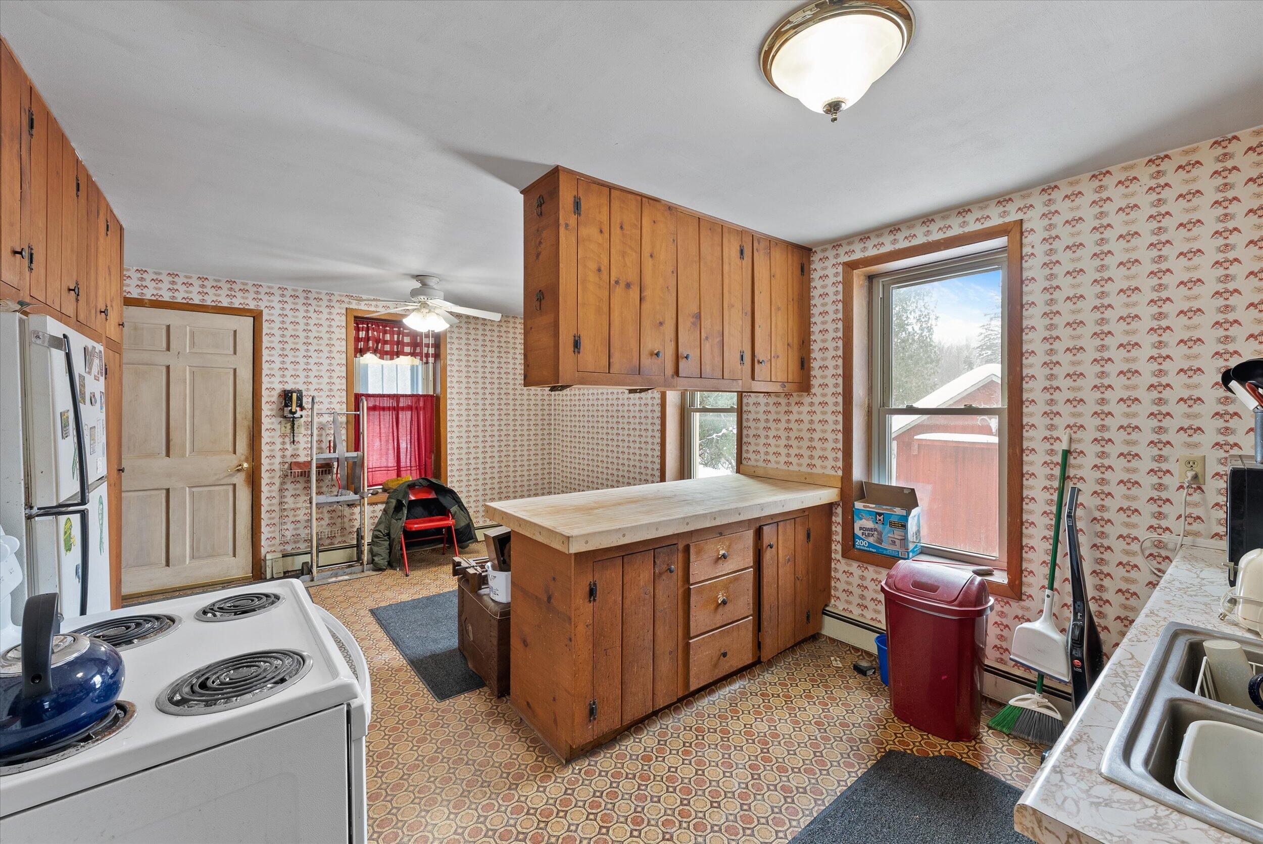 3661 Blue Goose Road West Bend, WI 53095 - Photo 7 of 66 07-Kitchen