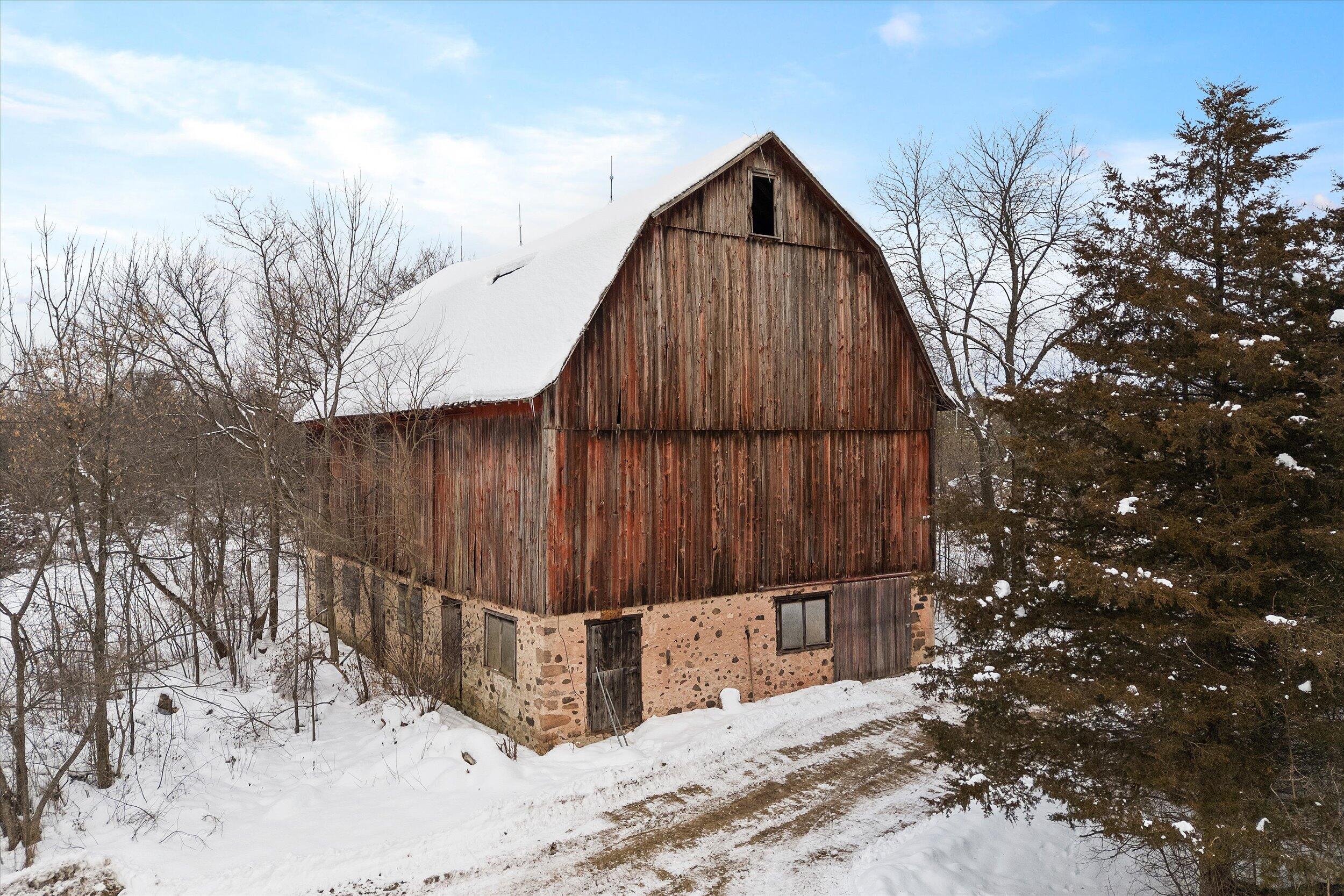3661 Blue Goose Road West Bend, WI 53095 - Photo 41 of 66 41-Barn