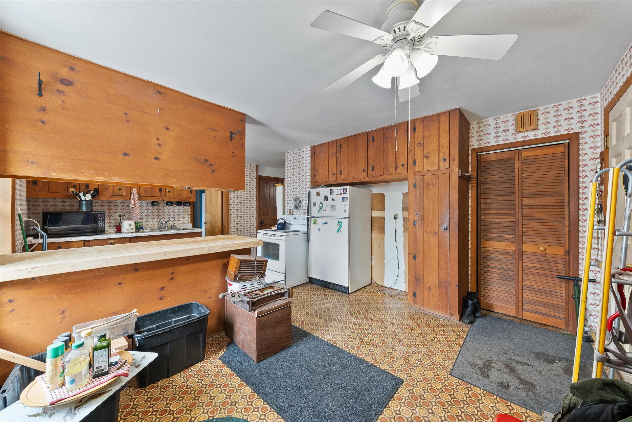 3661 Blue Goose Road West Bend, WI 53095 - Photo 4 of 66 04-Dining and Kitchen